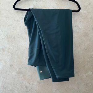 High-Wasted Power-soft Side Pocket 7/8 Length Leggings